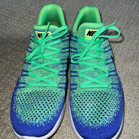 Nike running shoes. - Picture 3 of 3